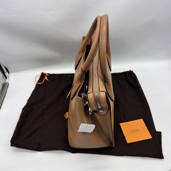 Tod’s CROSSBODY BAG SMALL IN BROWN,retail For $2595 - Picture 8 of 9